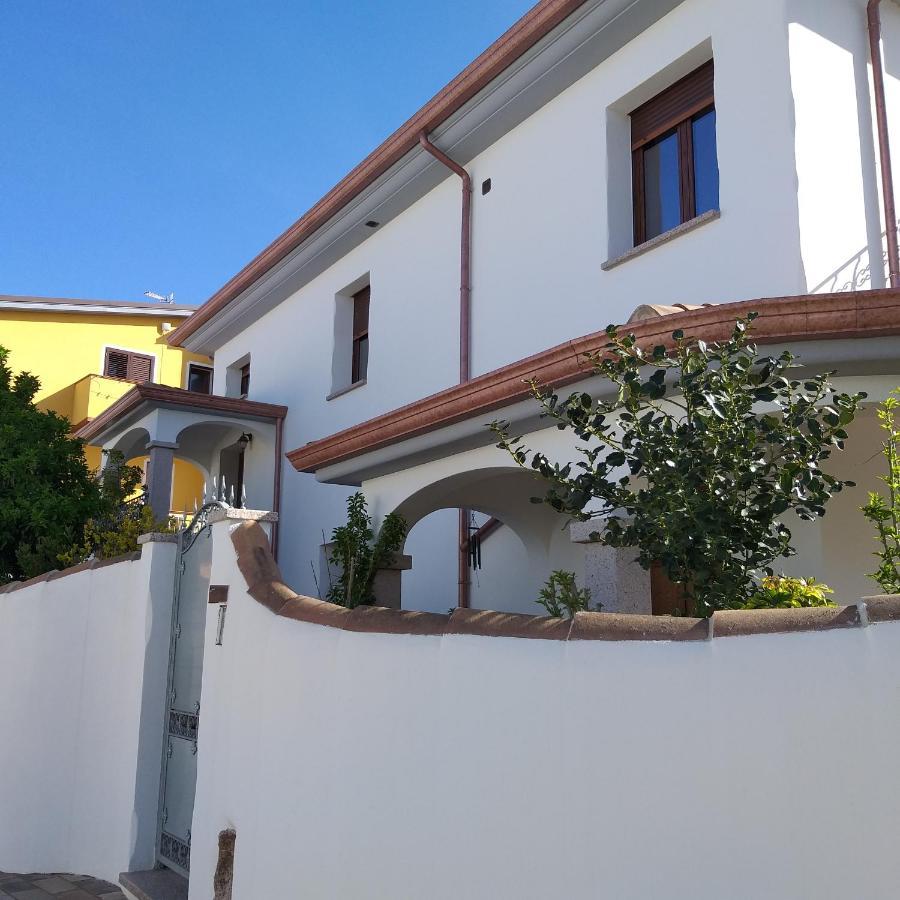 Irgoli Casa Vacanze Fenu מראה חיצוני תמונה