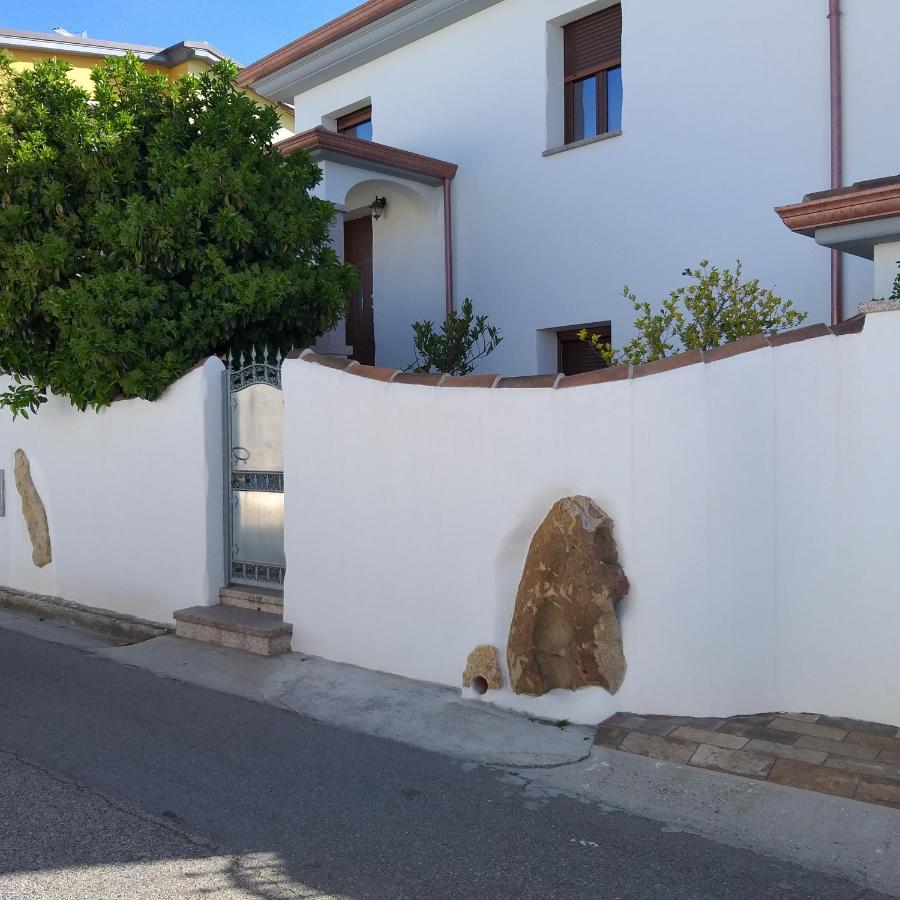 Irgoli Casa Vacanze Fenu מראה חיצוני תמונה